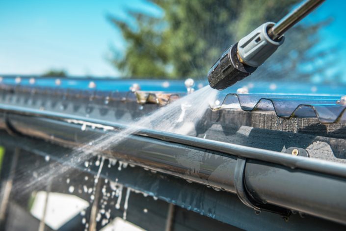 How to Clean Gutters Safely this Spring